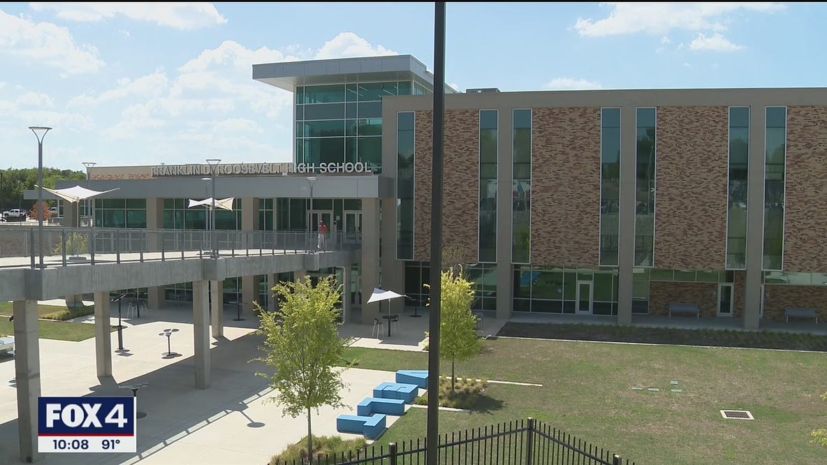 Dallas ISD celebrates $60 million renovation to Roosevelt High School